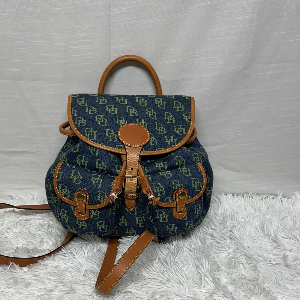 Dooney & Bourke Vintage Navy and Tan Signature Backpack Excellent Condition